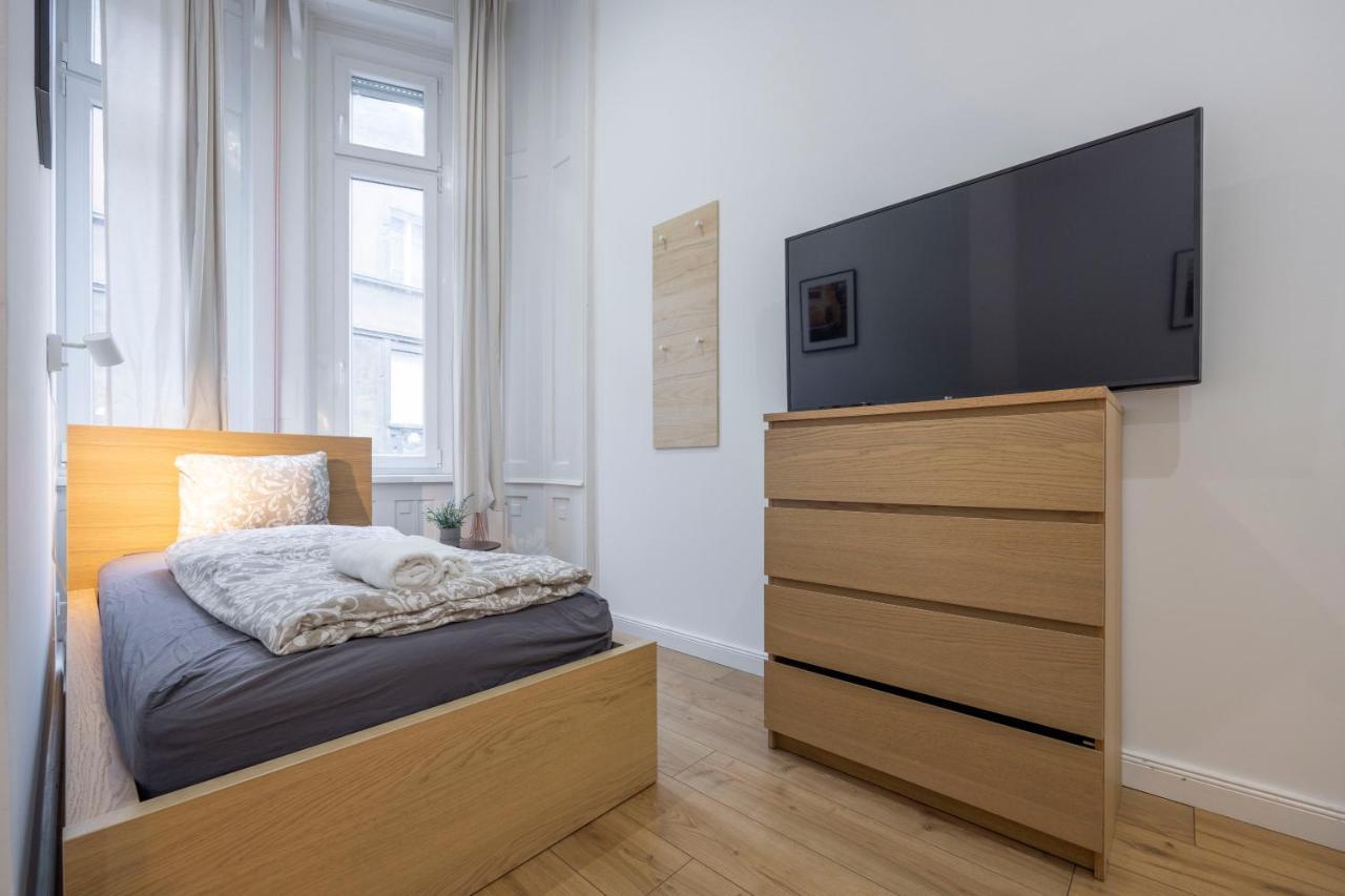 Central Grand Apartment With 5Bedrm 2Bathroom Budapeşte Dış mekan fotoğraf