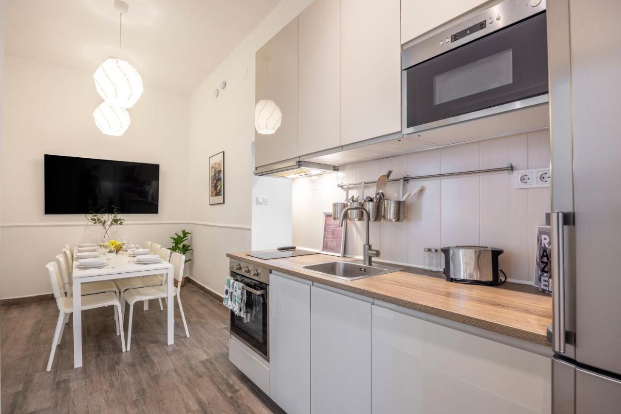 Central Grand Apartment With 5Bedrm 2Bathroom Budapeşte Dış mekan fotoğraf